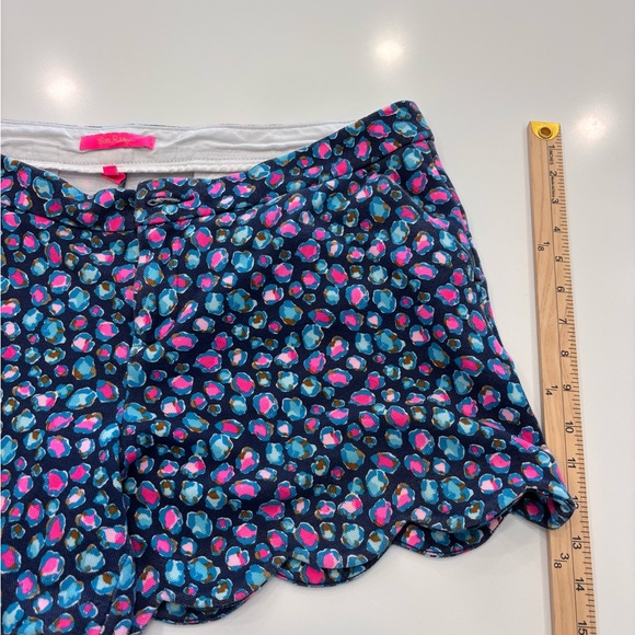 Lilly Pulitzer Low Tide Navy Spotted Shorts
Size 16 - Picture 2 of 5